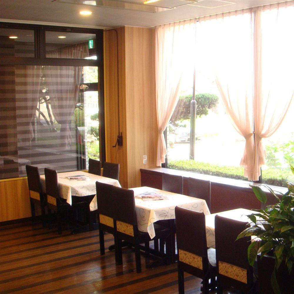 Apa Hotel Tsubame-Sanjo Ekimae Esterno foto